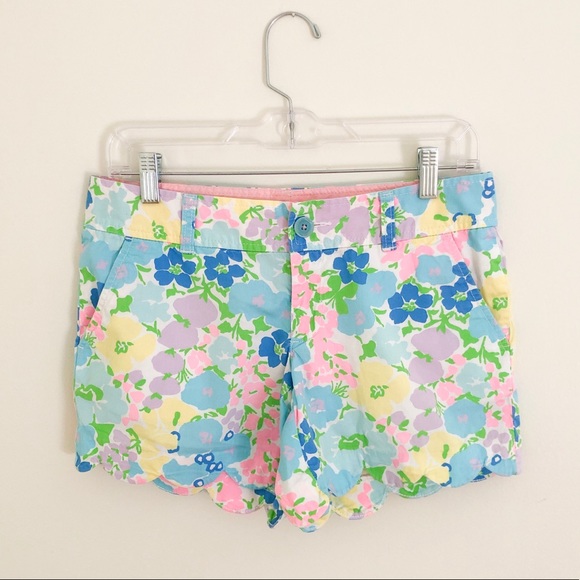 Lilly Pulitzer Buttercup Scalloped Shorts, Size 2 - Picture 1 of 7